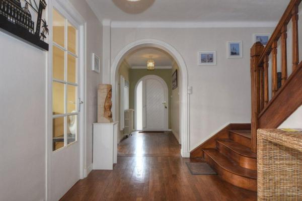 Maison rénovée en centre-ville, proche des commodités