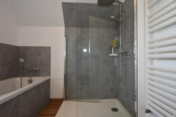 Maison rénovée en centre-ville, proche des commodités