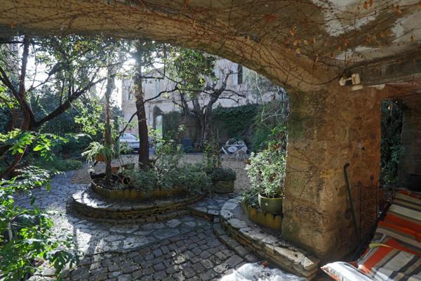 Maison de caractère avec jardin au cœur de Pézenas