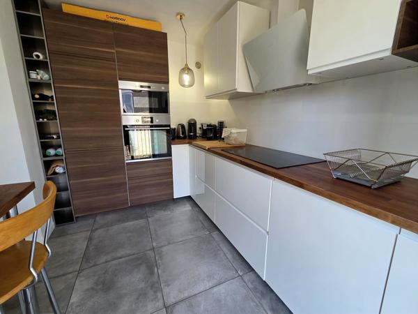 Pied-à-terre idéal à Propriano : T3 rénové avec terrasse, à 5 min des plages Propriano (20110)