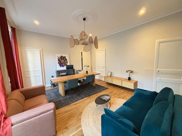 Bureaux à louer à Nantes centre avec rénovation complète et cuisine équipée