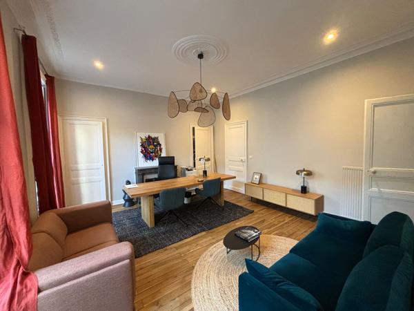 Bureaux à louer à Nantes centre avec rénovation complète et cuisine équipée