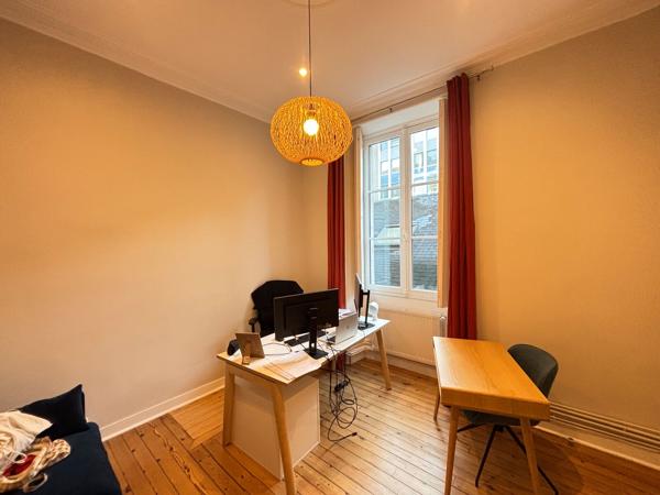 Bureaux à louer à Nantes centre avec rénovation complète et cuisine équipée