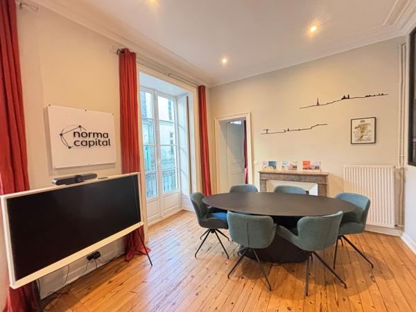 Bureaux à louer à Nantes centre avec rénovation complète et cuisine équipée