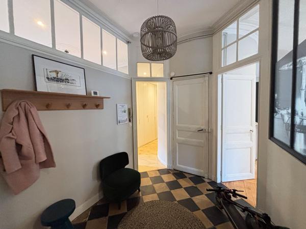 Bureaux à louer à Nantes centre avec rénovation complète et cuisine équipée