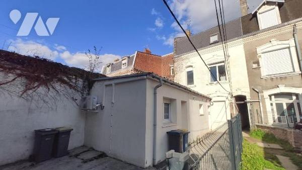 Arras : Immeuble de rapport avec 4 appartements .