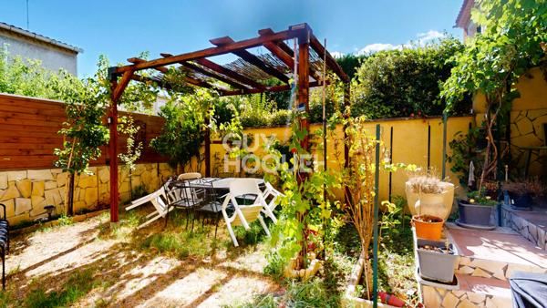 Maison prête à vivre à Carpentras : 88m² habitables, Garage, Jardin privatif.