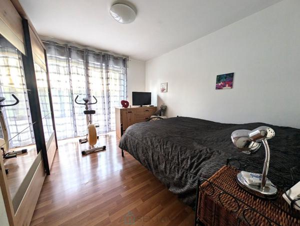 Propriété sur 27 hectares, maison 179 m2, bâtiments de 700 m2 salle de réception et 600 m2 garage