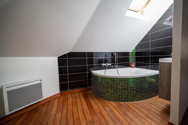 Maison rénovée 3 chambres, terrasse.