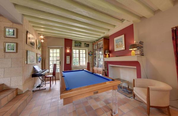 Maison Chevry Cossigny 7 pièce(s) 196 m2