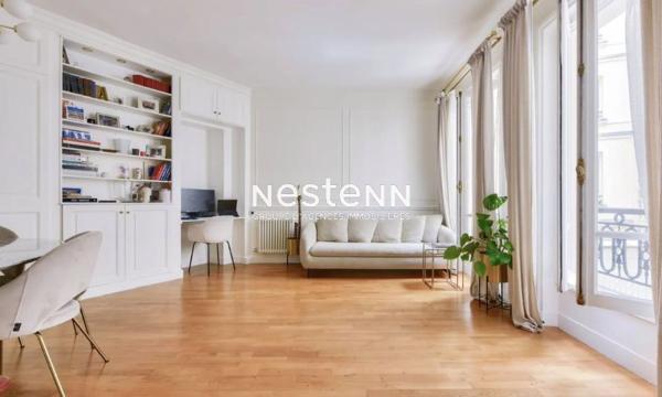 Appartement Paris 2 pièce(s) 53 m2 - Balcon - Triangle d'Or - Georges V - Exterieur