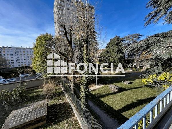 Location Appartement 2 pièces 44.8 m² - 26 COURS DE LA LIBERATION Grenoble 38100