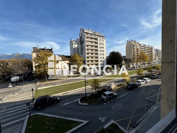 Location Appartement 2 pièces 44.8 m² - 26 COURS DE LA LIBERATION Grenoble 38100