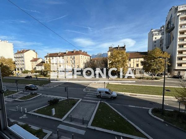 Location Appartement 2 pièces 44.8 m² - 26 COURS DE LA LIBERATION Grenoble 38100