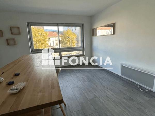 Location Appartement 2 pièces 44.8 m² - 26 COURS DE LA LIBERATION Grenoble 38100