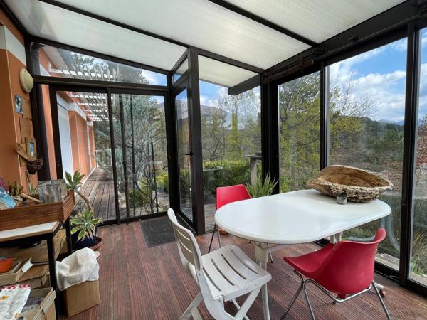 Vue et très bel environnement pour cette maison à Dieulefit