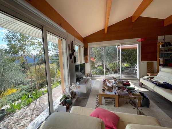 Vue et très bel environnement pour cette maison à Dieulefit