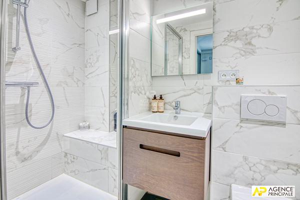 Versailles Montreuil Appartement 4 pièces 87.82 m² carrez + loggia de 6.47 m² et double box 740 000 € **  - Référence  28106