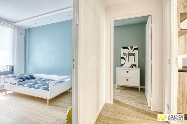 Versailles Montreuil Appartement 4 pièces 87.82 m² carrez + loggia de 6.47 m² et double box 740 000 € **  - Référence  28106