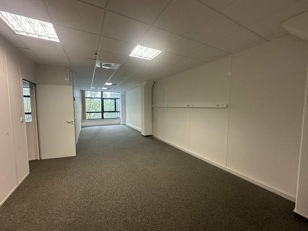 BUREAUX à LOUER de 202.97 m²
