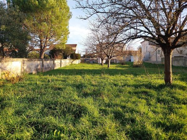 Terrain à PONS, 17800 - 699m²