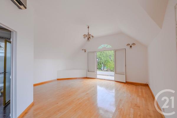 Maison à vendre  15 pièces - 478,41 m2 ST DENIS - 974