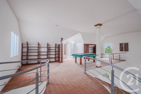 Maison à vendre  15 pièces - 478,41 m2 ST DENIS - 974