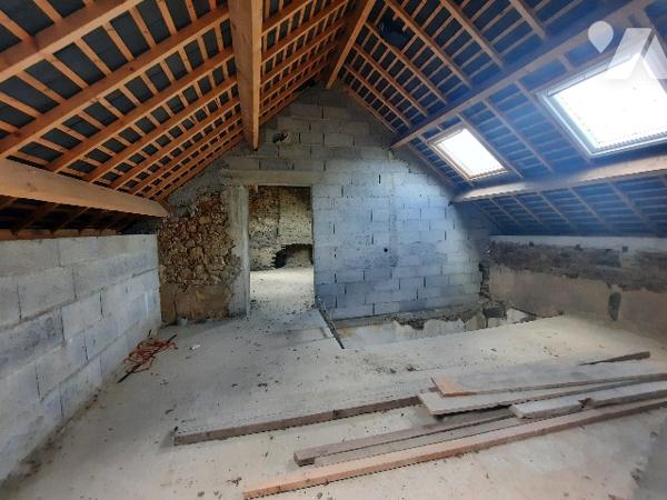 Un ensemble immobilier comprenant 3 maisons  VAL D'ANAST (35),