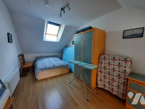 Un ensemble immobilier comprenant 3 maisons  VAL D'ANAST (35),