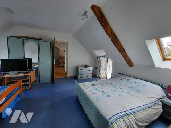 Un ensemble immobilier comprenant 3 maisons  VAL D'ANAST (35),