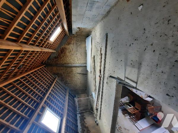 Un ensemble immobilier comprenant 3 maisons  VAL D'ANAST (35),