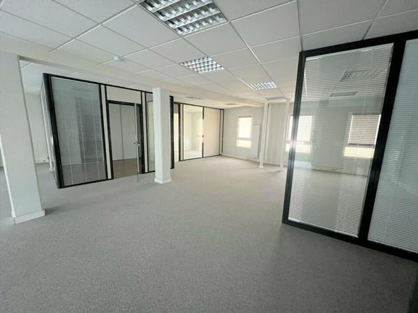 TOURS HYPER CENTRE JEAN JAURES BUREAUX A LOUER 137 M² 3 PARKINGS