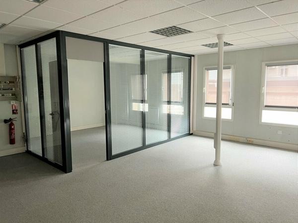 TOURS HYPER CENTRE JEAN JAURES BUREAUX A LOUER 137 M² 3 PARKINGS