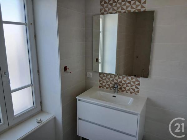 Appartement F2 à vendre  2 pièces - 47 m 2   GRANVILLE  - 50