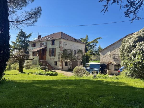 Castelsagrat (82400) CASTELSAGRAT Maison avec 5 chambres, gite, dependants, 3 hectares et piscine