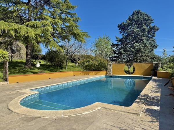Castelsagrat (82400) CASTELSAGRAT Maison avec 5 chambres, gite, dependants, 3 hectares et piscine