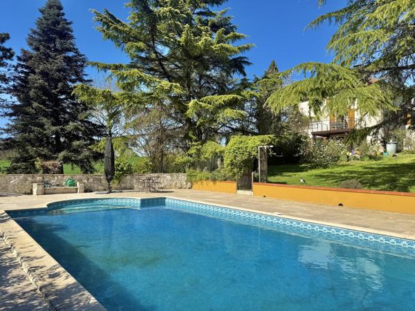 Castelsagrat (82400) CASTELSAGRAT Maison avec 5 chambres, gite, dependants, 3 hectares et piscine