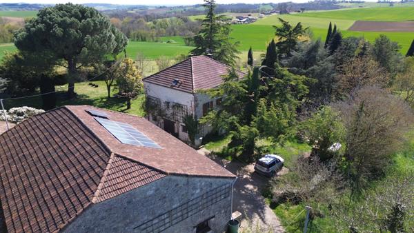 Castelsagrat (82400) CASTELSAGRAT Maison avec 5 chambres, gite, dependants, 3 hectares et piscine
