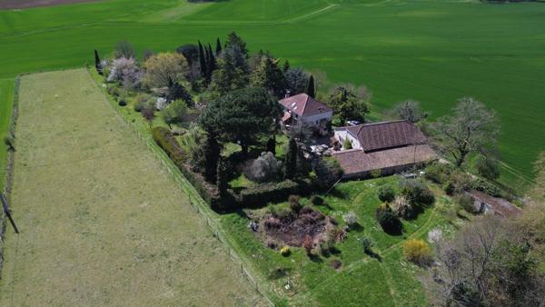 Castelsagrat (82400) CASTELSAGRAT Maison avec 5 chambres, gite, dependants, 3 hectares et piscine