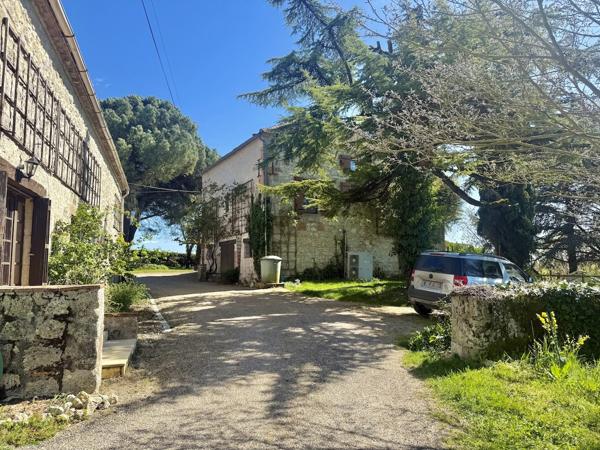 Castelsagrat (82400) CASTELSAGRAT Maison avec 5 chambres, gite, dependants, 3 hectares et piscine