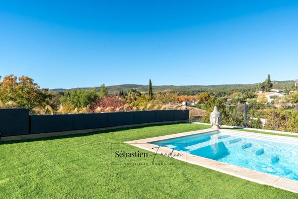 Dpt Var (83), à vendre LE CASTELLET maison P6 de 125 m² - Terrain plat de 469 m² - piscine - vue dégagée - garage