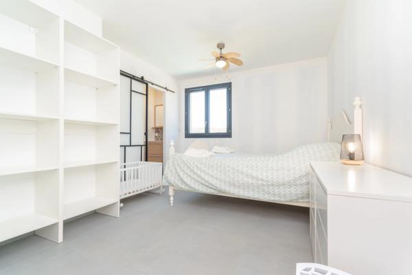 Dpt Var (83), à vendre LE CASTELLET maison P6 de 125 m² - Terrain plat de 469 m² - piscine - vue dégagée - garage