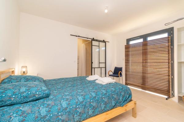 Dpt Var (83), à vendre LE CASTELLET maison P6 de 125 m² - Terrain plat de 469 m² - piscine - vue dégagée - garage