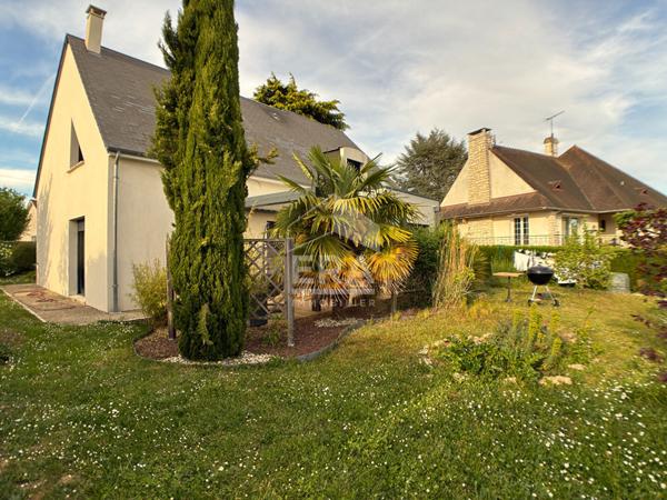 Maison à vendre T7 - Vineuil -  Récente, bien entretenue, 5 Chbs + mezz, grd garage.