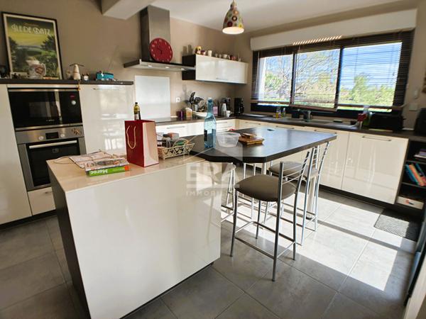 Maison à vendre T7 - Vineuil -  Récente, bien entretenue, 5 Chbs + mezz, grd garage.