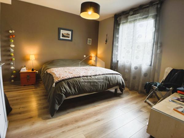 Maison à vendre T7 - Vineuil -  Récente, bien entretenue, 5 Chbs + mezz, grd garage.