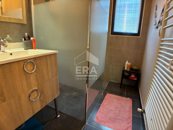 Maison à vendre T7 - Vineuil -  Récente, bien entretenue, 5 Chbs + mezz, grd garage.