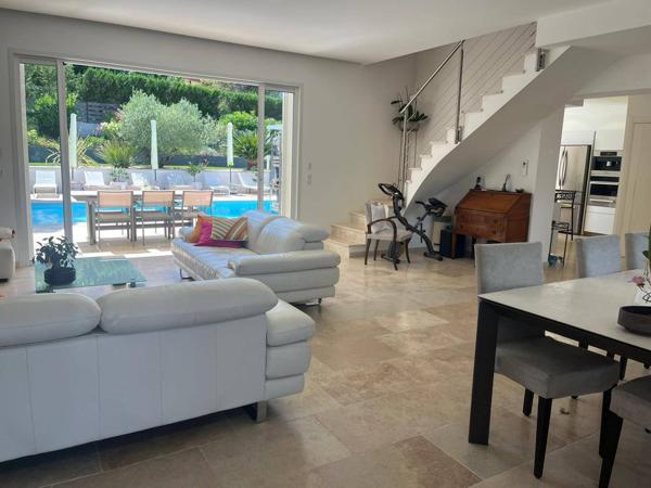 Magnifique villa indiv. 161m2 s/ 1279M2 + piscine