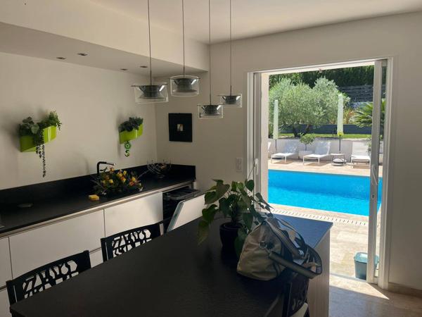 Magnifique villa indiv. 161m2 s/ 1279M2 + piscine