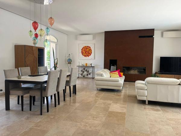 Magnifique villa indiv. 161m2 s/ 1279M2 + piscine